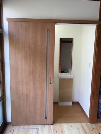 （After）　トイレ扉　引き戸