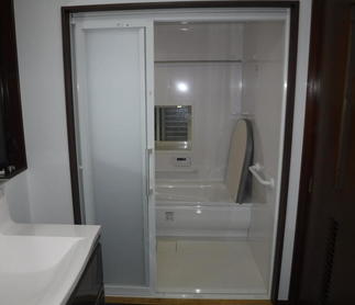 （After）浴室　扉