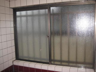 Befor(浴室　窓）