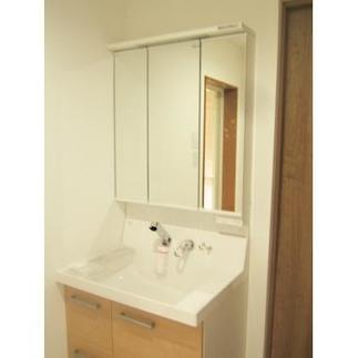 洗面　「LIXIL　ピアラ」