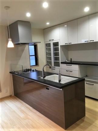 黒でｼｯｸな印象に