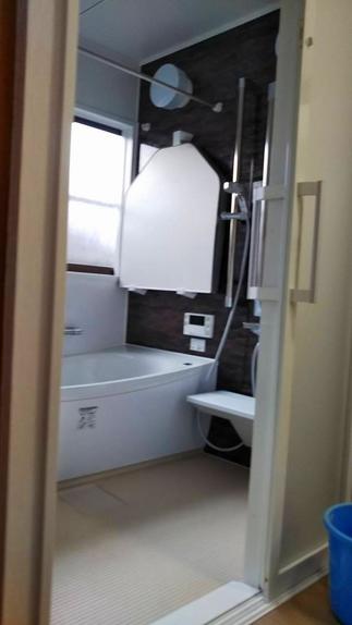 あたたかみのある浴室