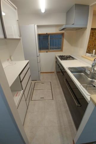 キッチン入り口より