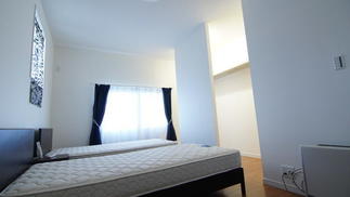 こだわったウォ－クインクロゼットと間接照明