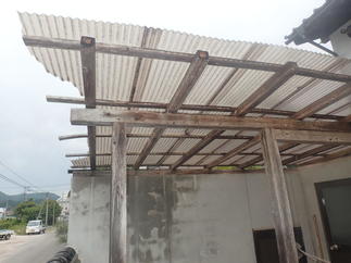 【BEFORE】下屋の波板