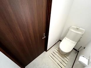 【安曇野市】壁紙や天井クロスも一新しスッキリしたトイレ空間にリフォーム＊LIXIL製アメージュシャワートイレ