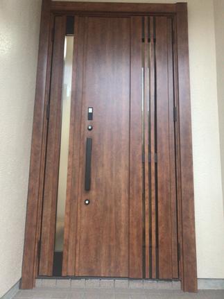 枠まわり壊さず施工可能！玄関扉リシェント