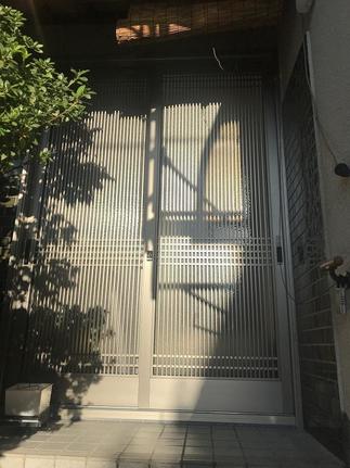 玄関扉入替え