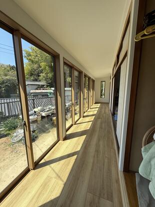 木造テラスで洗濯物の心配ナシ