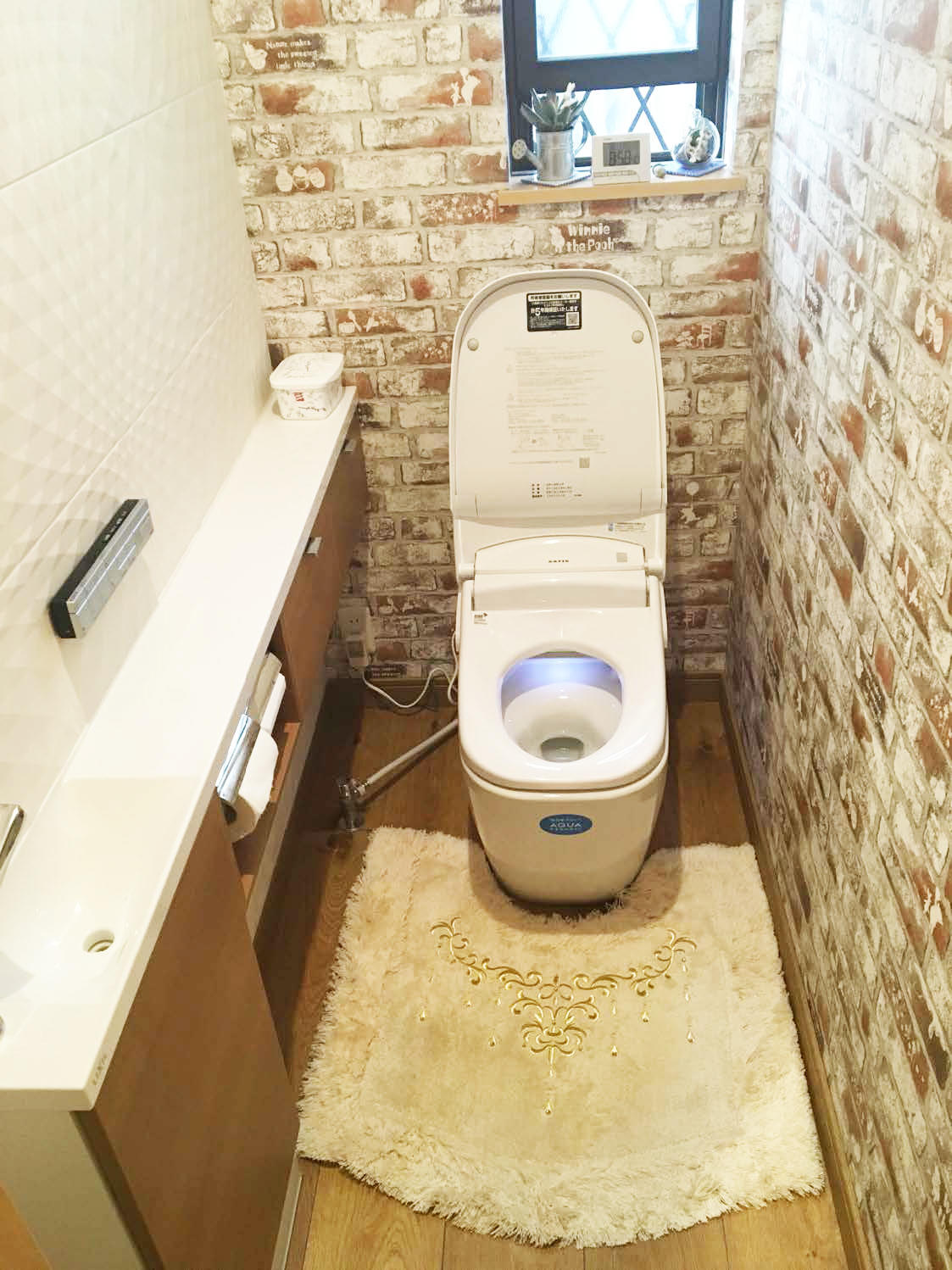 狭いトイレをタンクレスに 広々おしゃれリフォーム 千葉市美浜区