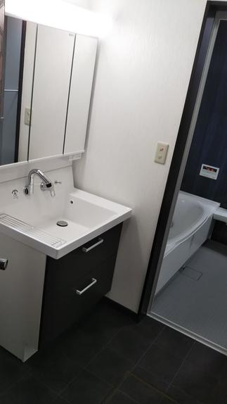 洗面化粧台は収納もたっぷり