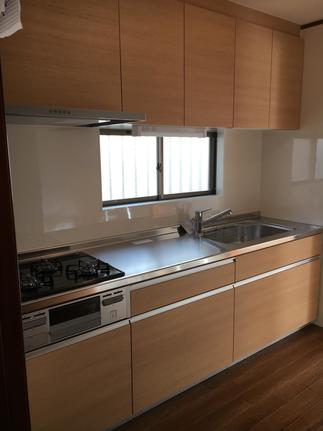 古いタイプのキッチンからシステムキッチンに生まれ変わりました。