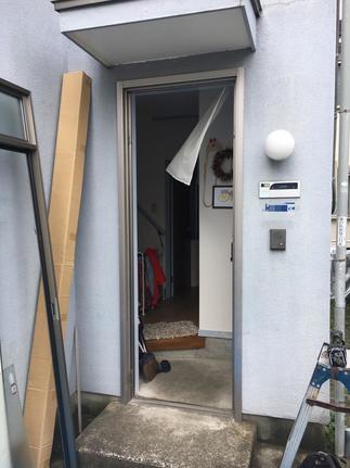 既存ドア解体後