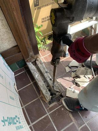 デグマ中（ハツリ中）