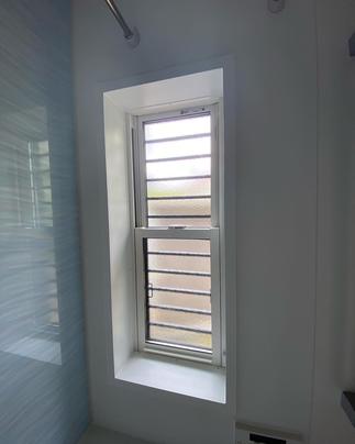 浴室内の窓