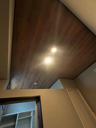 天壁クロス貼り替え