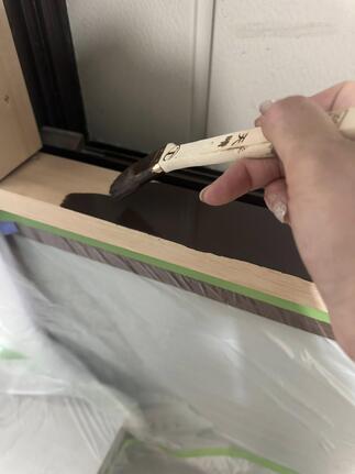 窓枠設置＆塗装　作業中