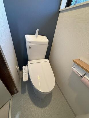 トイレ交換 内装リフォーム+外壁クラック補修