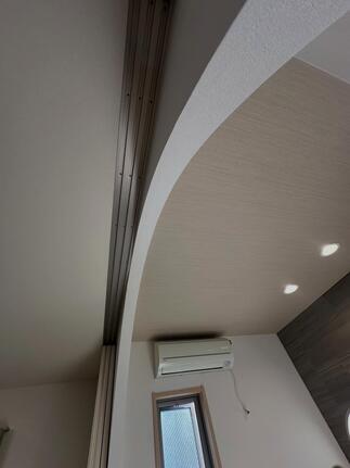 アールにクロス