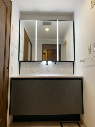 浴室と合わせて洗面台も新調しました。