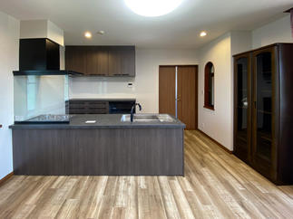 壁付きからペニンシュラスタイルへ変更