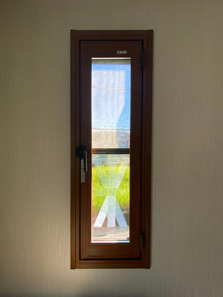 開き窓のインプラス