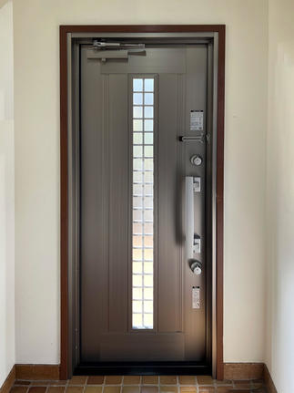 「中央スリットデザイン」の開口部