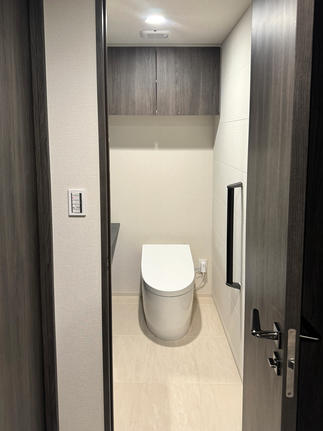 トイレの手すりとエコカラット