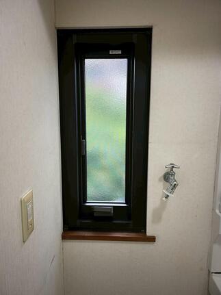 洗面所の窓交換