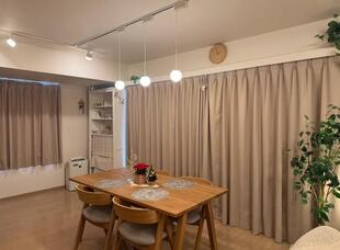 ダクトレールで叶える、温かな光のアクセント。家族の時間を彩るダイニング照明