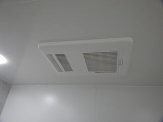 浴室乾燥機は、梅雨時期のカビ対策でも活躍します。