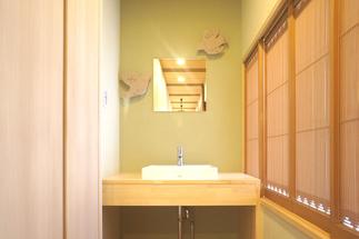 玄関入ってすぐの手洗いスペース