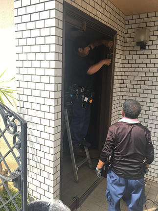 既存玄関の解体