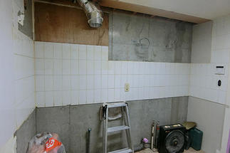 既存キッチン解体撤去後