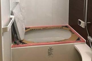 浴室リフォーム工事　浴槽取り付け