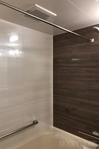 アクセントを加えた鏡面パネル