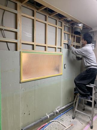 【施工中】キッチン解体から始めていきます。