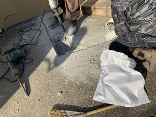 カット後、【斫り作業】