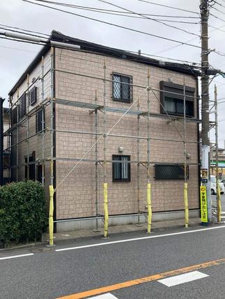 施工中【2階部分の後付け工事には足場】