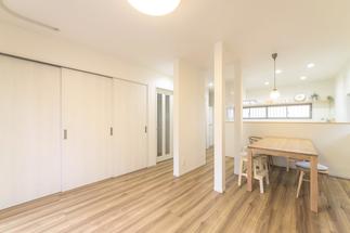 【キッチン裏ダイニングスペース】