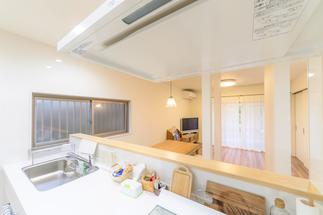 【家族もテレビも見れるキッチンへ！】