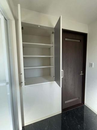 収納内は可動棚