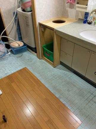 ホテルライクな洗面室に清掃性も考えて。