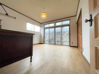 【ペアガラスの軽いサッシに変更！】