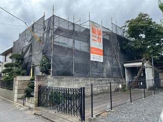 【足場を架けていきます】