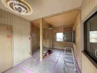 【内装仕上げ前の繋がったお部屋】