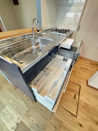 収納抜群！最新機器で時短のキッチン♪