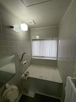 【before】暗かった浴室