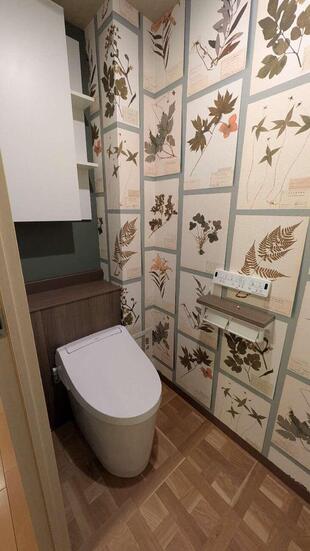 内装にもこだわった、落ち着きのあるトイレ空間へ