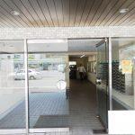 取付け前（マンション正面出入り口）